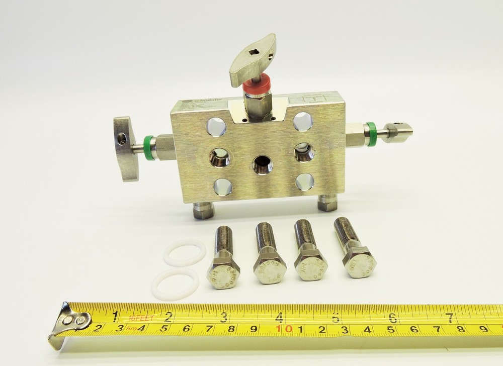 Schneider Equalizer Manifold LF2 EM3-LKDN2 TypeEM3 Direct Mount to Differential