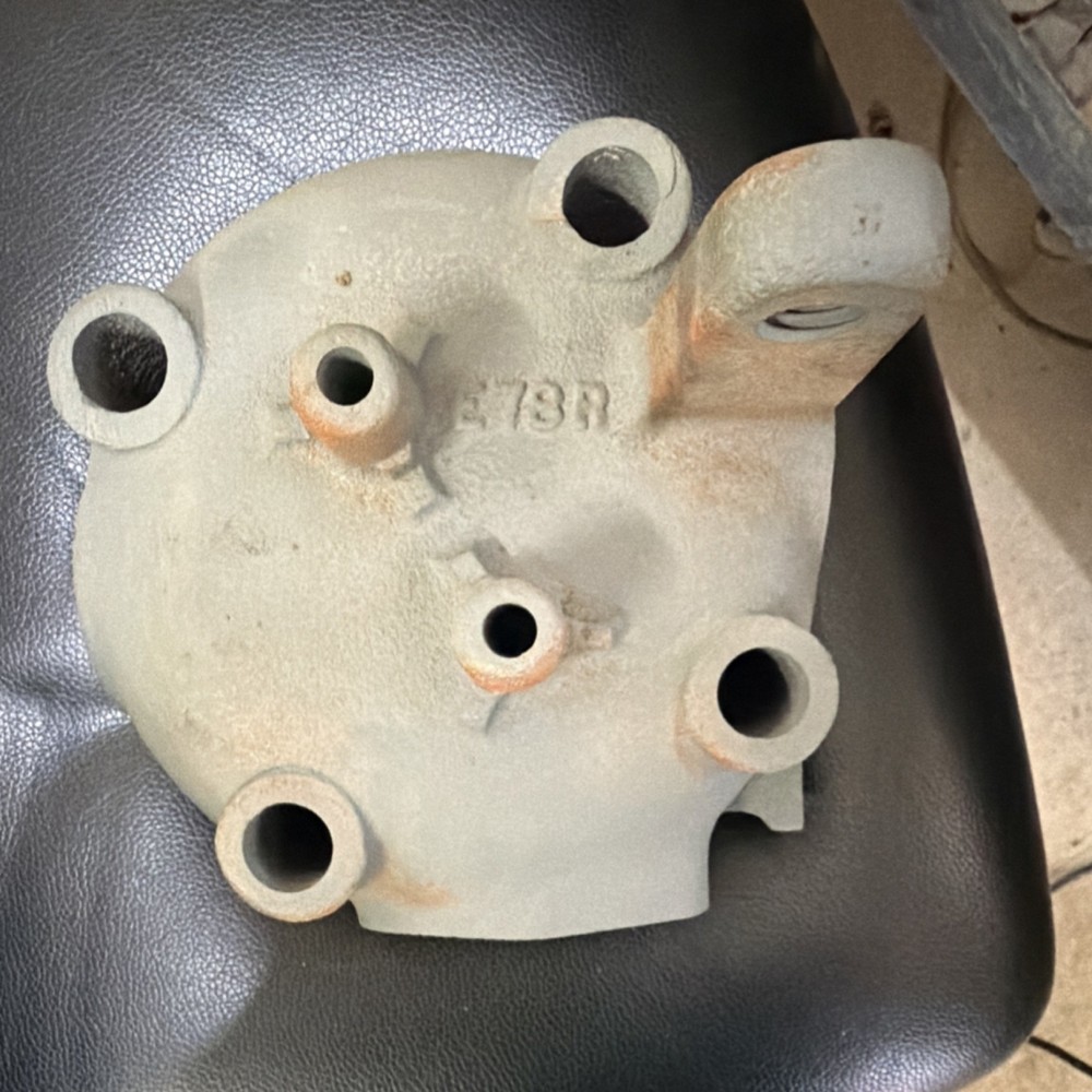 3hp JD Hit and Miss Engine Head. Good Condition.