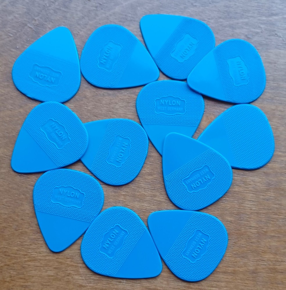 Herdim Guitar picks 12 picks in pack