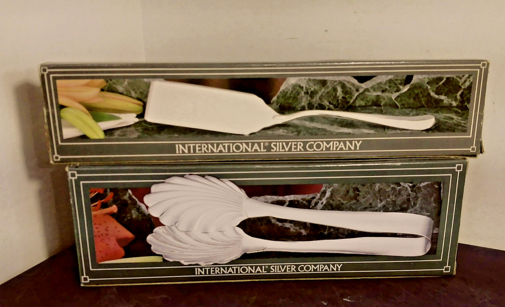 Vintage International Silver Kings Silverplate Lasagna Cake Spatula & Tongs
