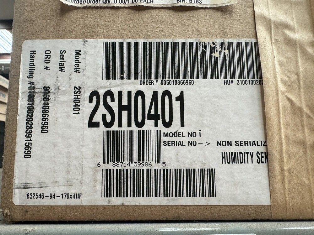 JOHNSON CONTROLS 2SH0401 RELATIVE HUMIDITY SENSOR(RHS) RETURN AIR…NEW