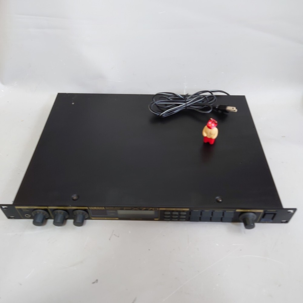 YAMAHA FX770 Multi Effects Processor Rack Unit for Guitar Tested item From japan