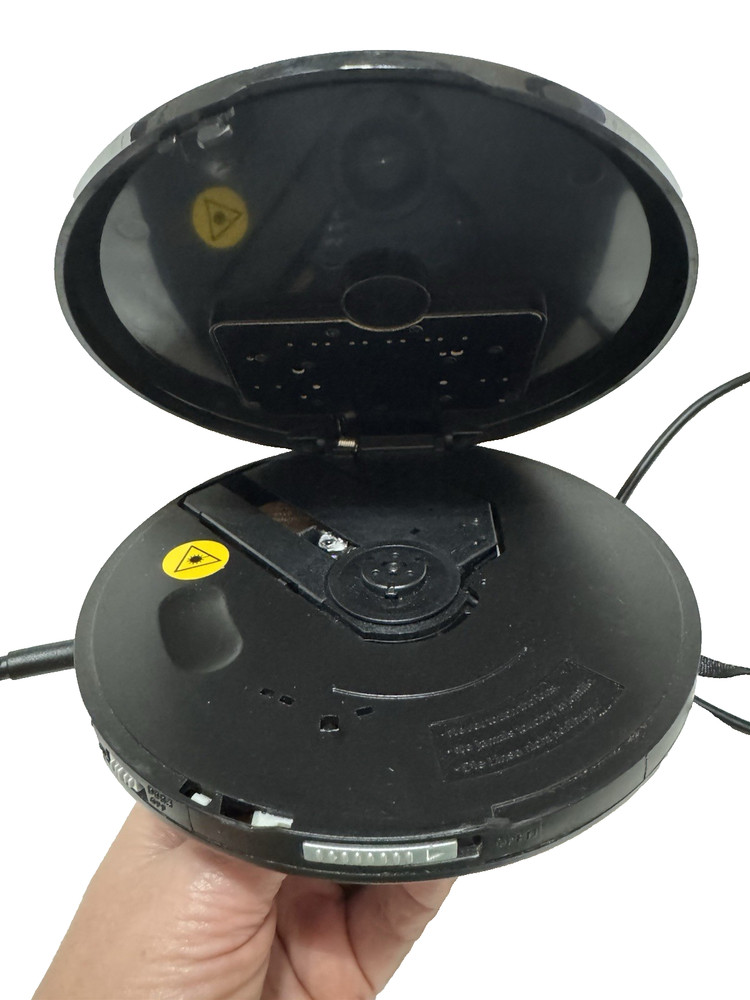 Insignia NS-P4112 Portable CD Player – Powers On – Untested Playback