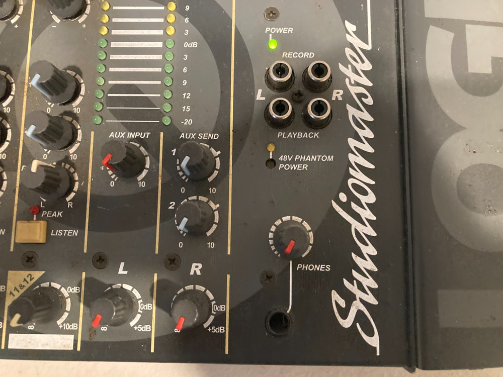 Studiomaster Logic Twelve Mixer