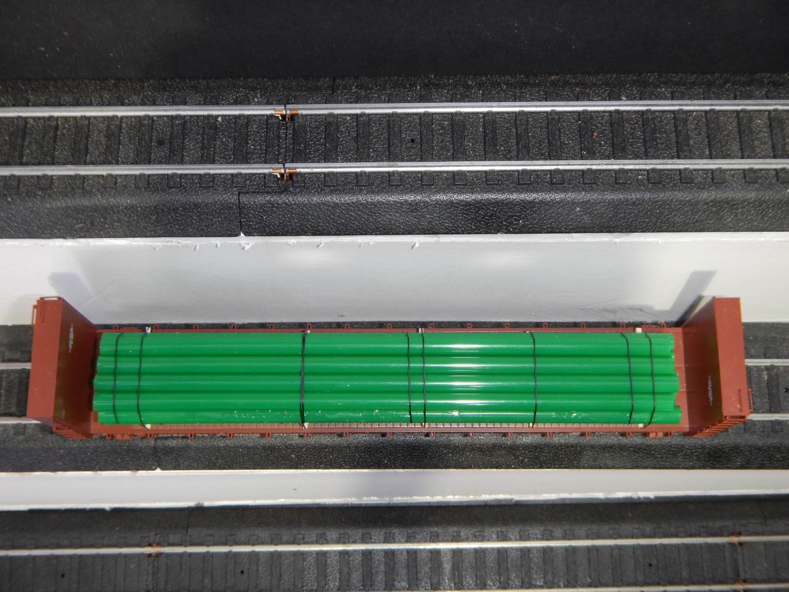 Pipe Load for HO Scale Bulkhead Flat Car