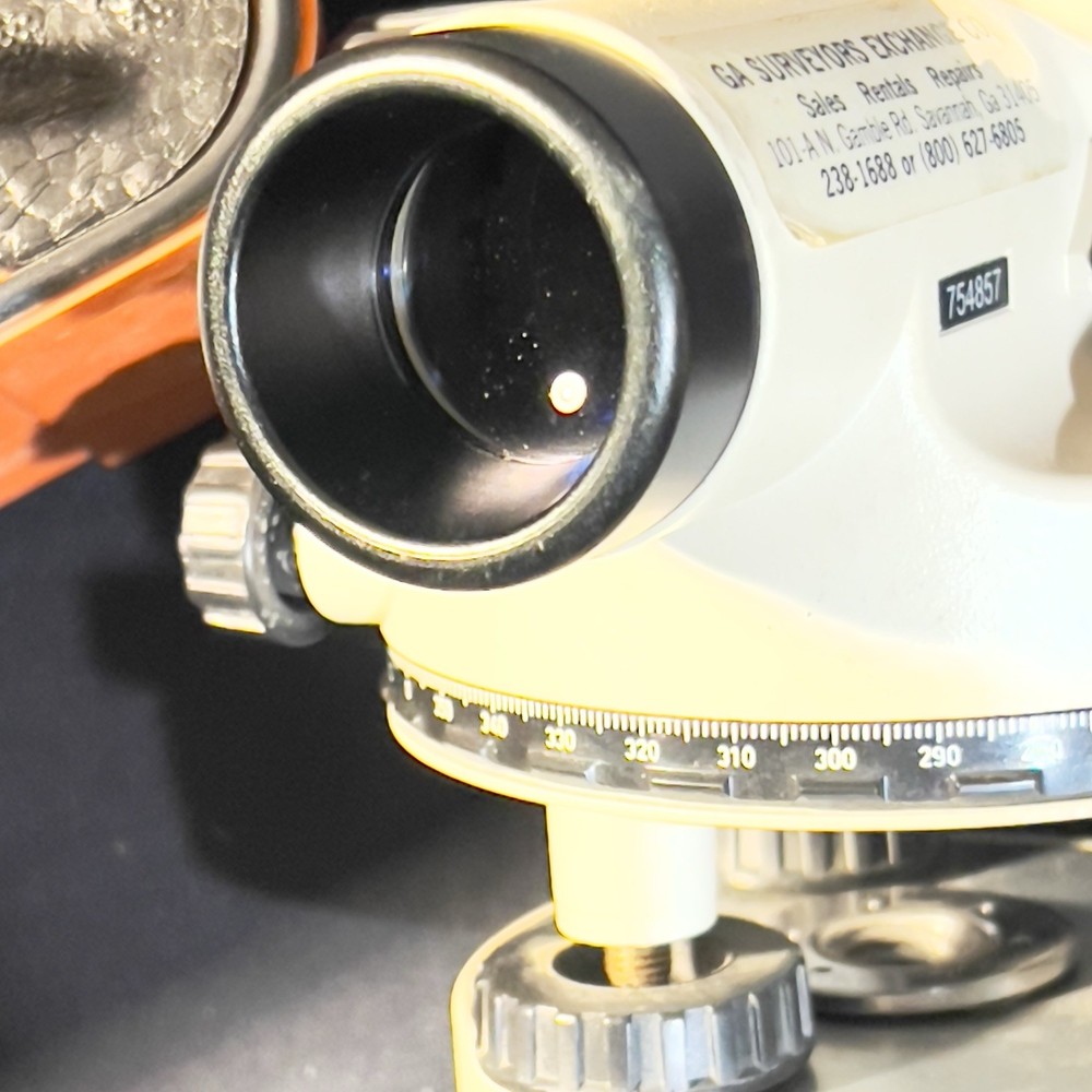 NIKON AC-2S AUTOMATIC LEVEL W/ CASE 771985 ! N499 H Very Nice!