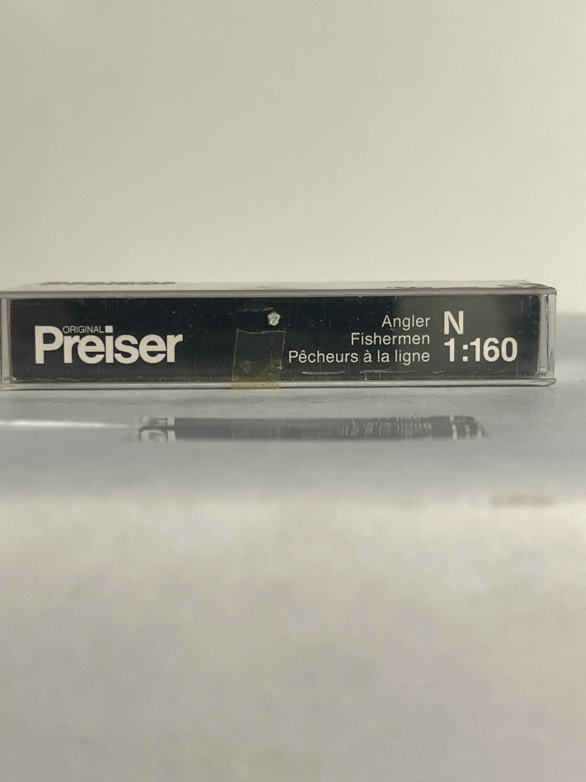 N Scale Figures Preiser & Merten.Fisherman, Dock Workers, and Men Sitting