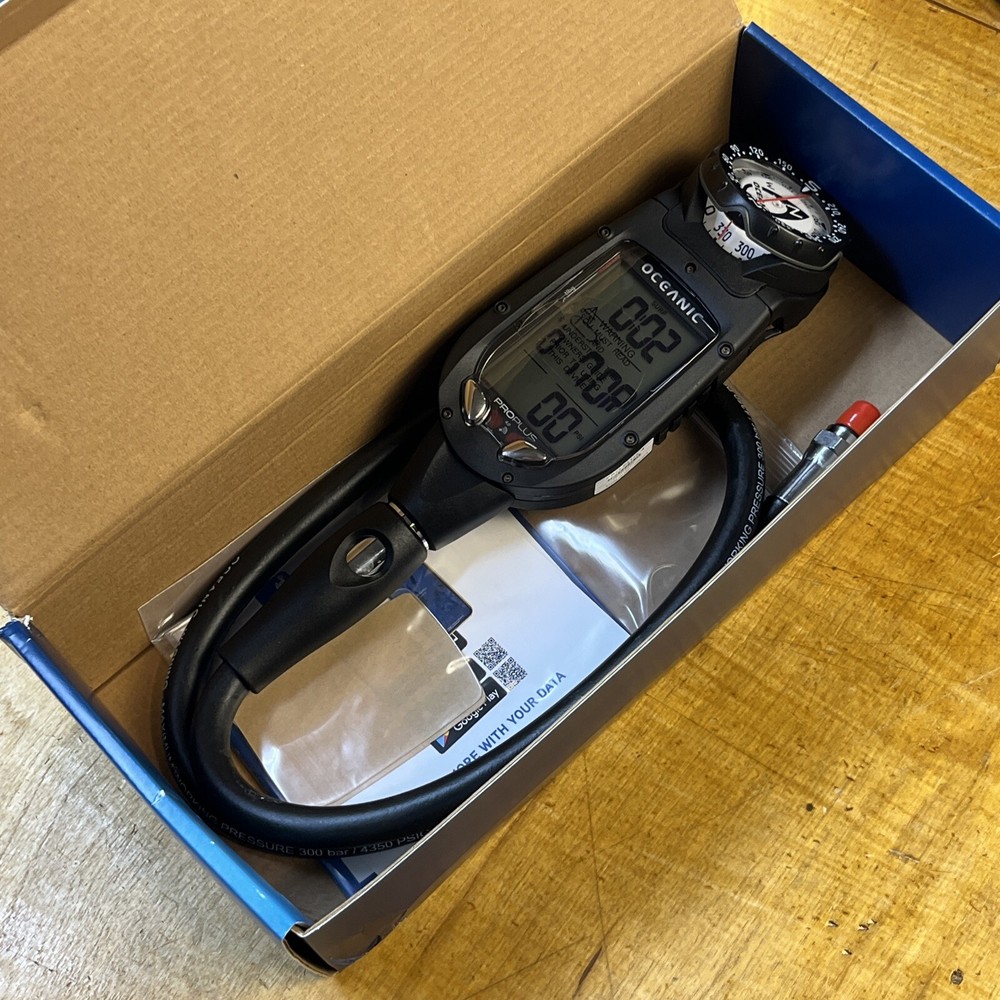 Oceanic Pro Plus 4 with Compass and Quick Disconnect (QD) Scuba Diving Console