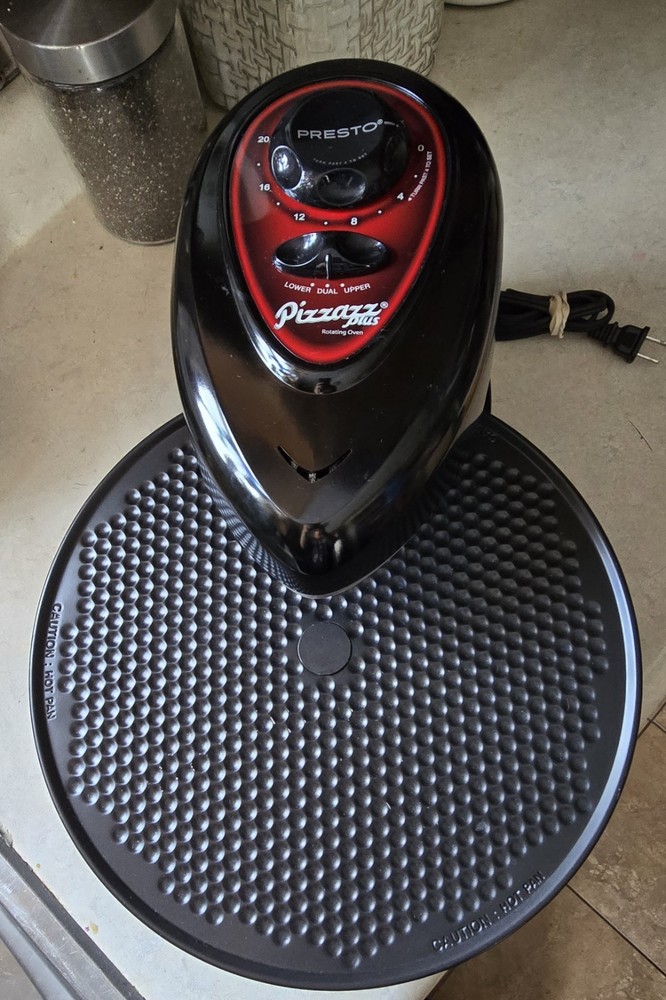 Presto Pizzazz Plus Rotating Oven Black Very Clean