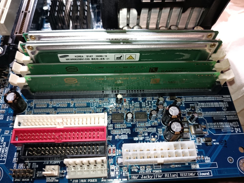 Gigabyte GA‑8ITXR Socket 478 Motherboard + 256MB RDRAM + Intel Cooler Blue PCB