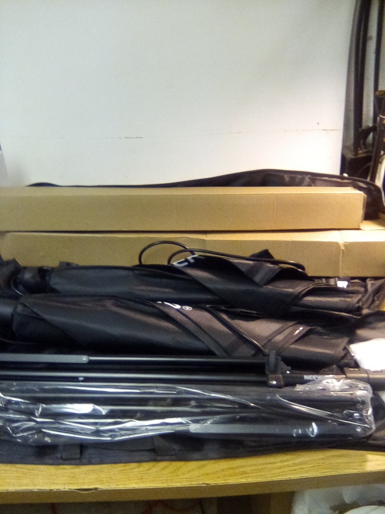 2 Pack Neewer 700W Photography Softbox Lightning Kit