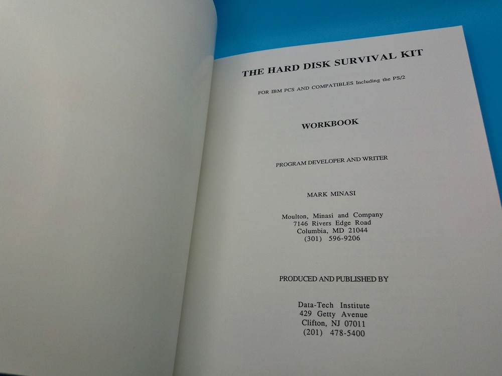 Data-Tech Institute The Hard Disk Survival Kit Workbook VHS Program Disk 1990