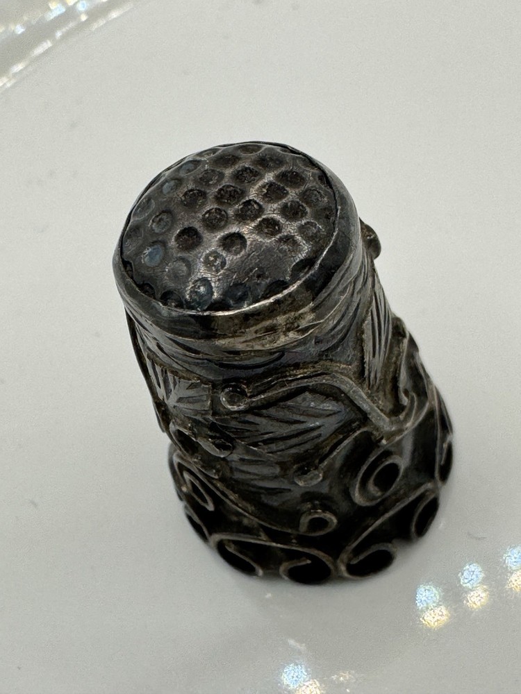 Vintage Sterling Silver Sewing Thimble Hand Engraved Scrollwork Floral Design