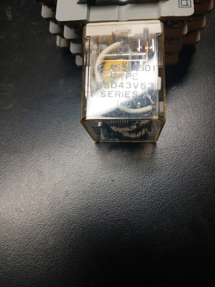 SQUARE D RELAY 8501 RSD43V53 with 8501NR43 SOCKET