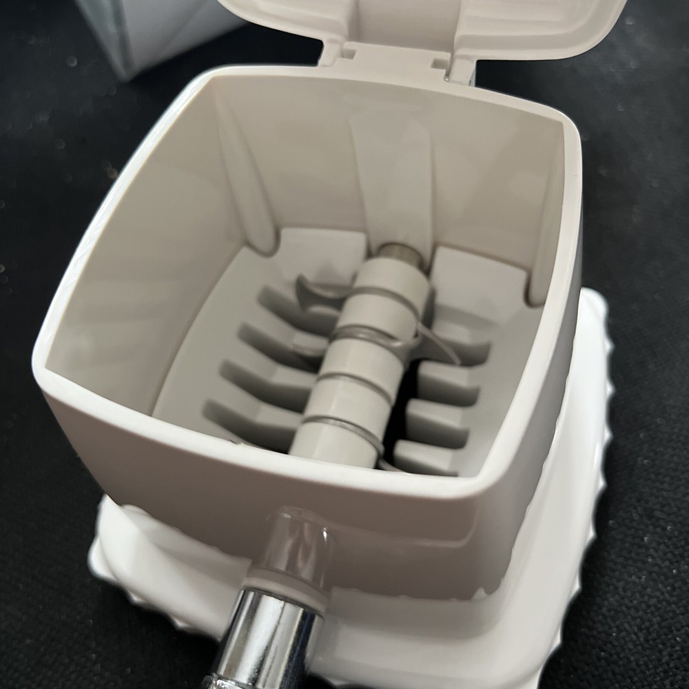 Winco ICP-9, Manual Ice Crusher