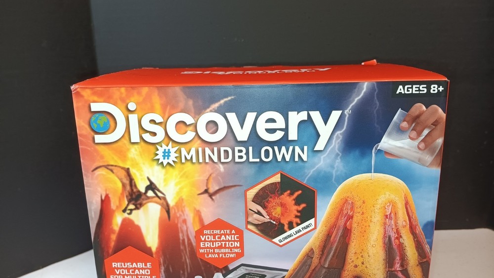 🆕 DISCOVERY Mindblown 14Pc. DIY Volcano Science Lab, Paint & Play Eruption Kit