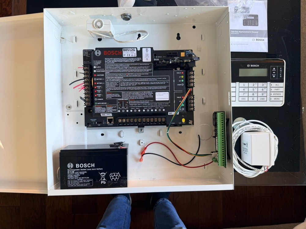 BOSH B8512G iP Intrusion/Fire Alarm Access System Complete System