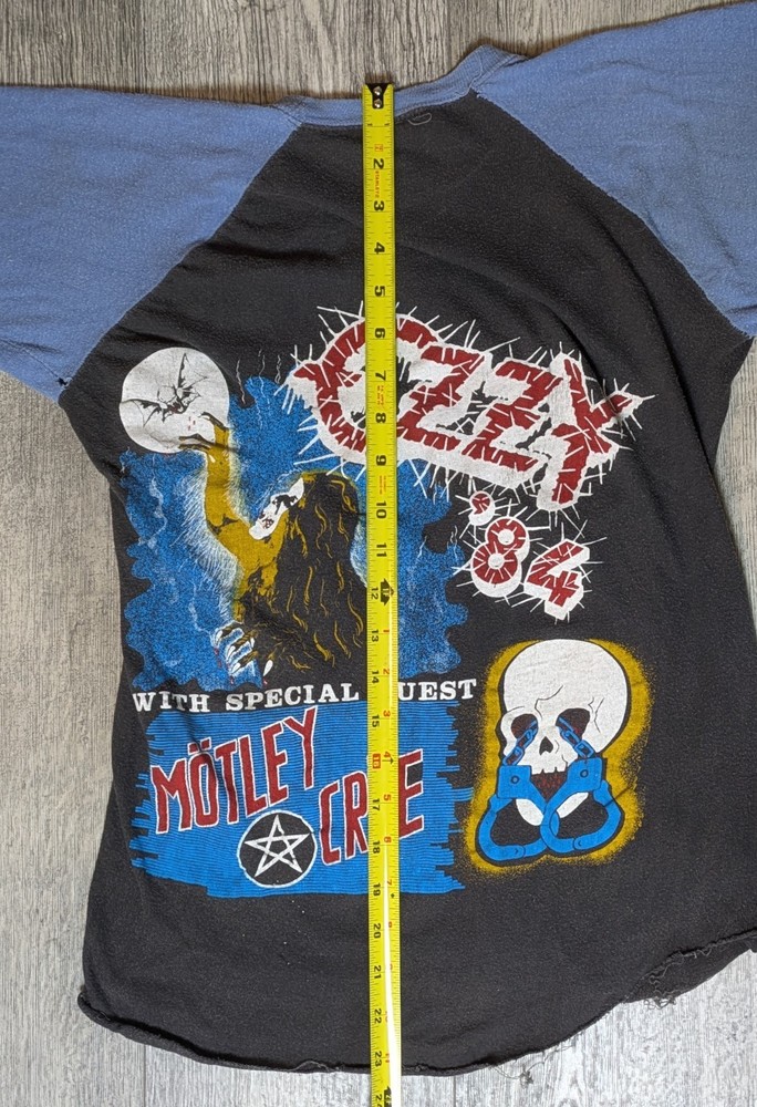 Ozzy Osbourne Bark At The Moon Concert Tee shirt 1984 Motley Crue Vintage
