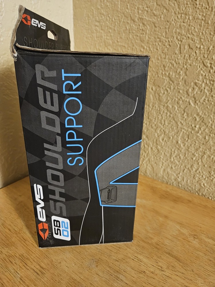 EVS Sports Shoulder Support SB02 Small 30-36" Compression & Stabilizes Shoulder