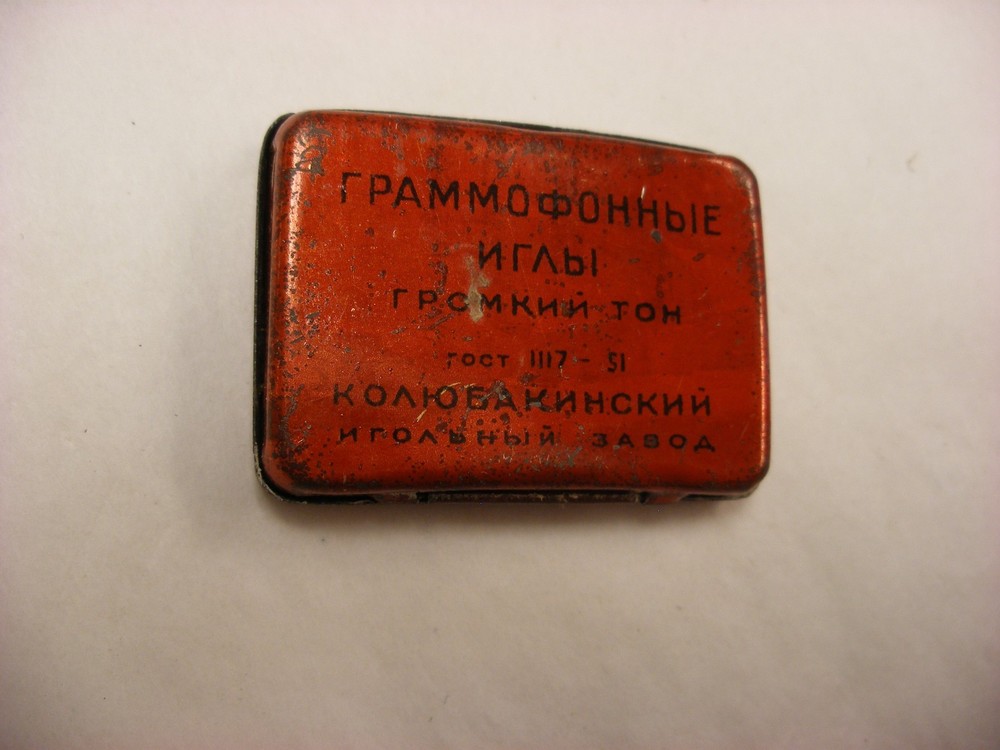 Phonograph Victrola Gramophone - Needle Tin - Russian - Red - #1