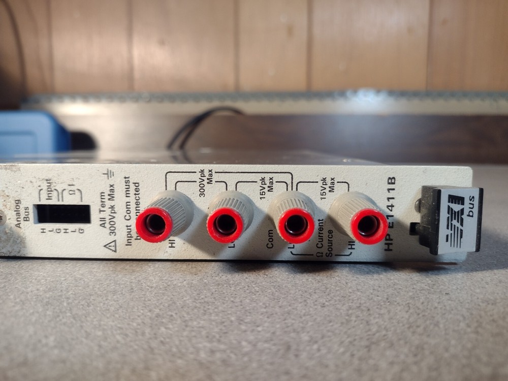 HP E1411B 75000 SERIES 5-1/2-DIGIT MULTIMETER