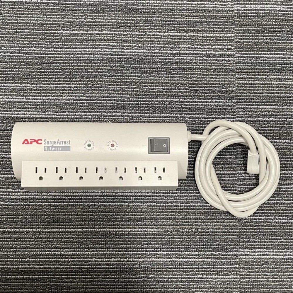 APC SurgeArrest Network NET7 7-Outlet Power Strip
