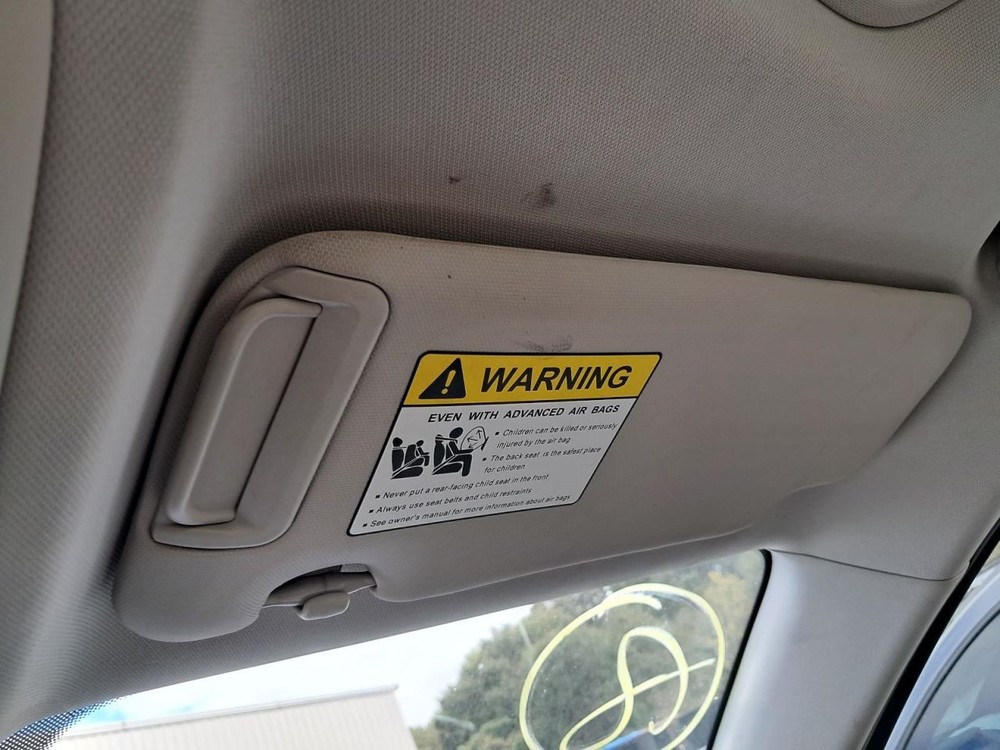 6 2014 Glove Box 4848079