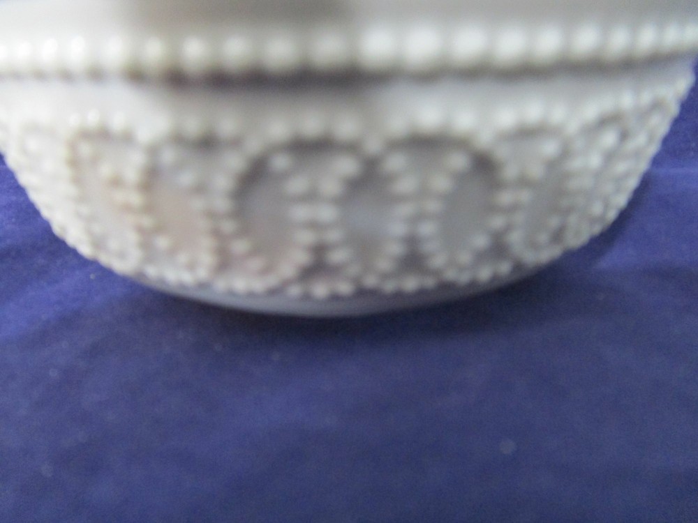 Lenox Embossed Dot Interlocking Circles Gold Trim Cream Nut Candy Small Bowl EUC