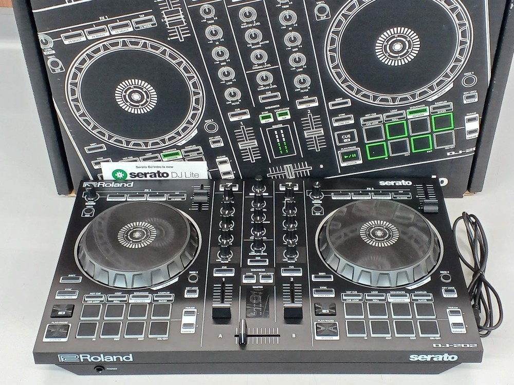 Roland DJ-202 2CH 4-Deck DJ Controller Serato USB Bus Powered Performance Pads