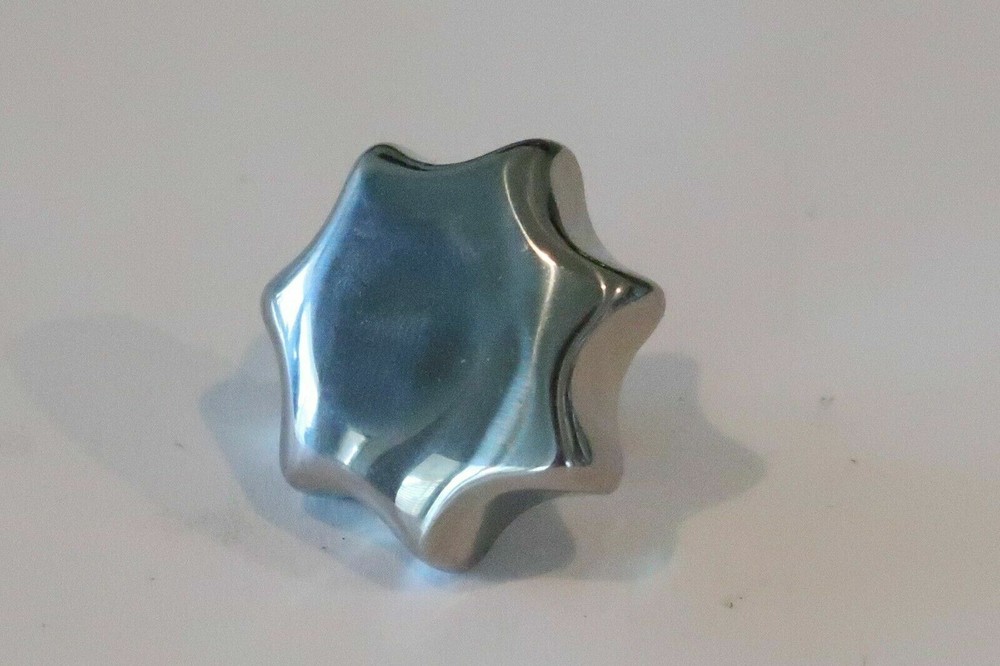 MONROE ENGINEERING 65015, 1-1/4" S/S Form C Star Blind Ream Star Knob