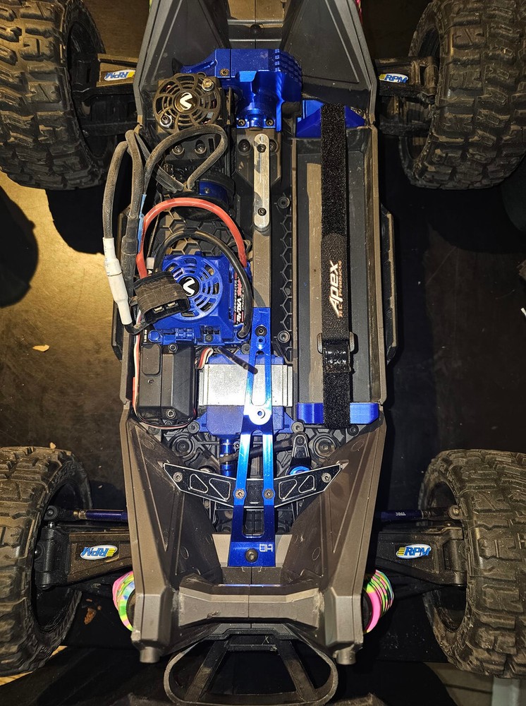 Battery Hold Down Mounts / Straps - Compatible w/ Traxxas Maxx