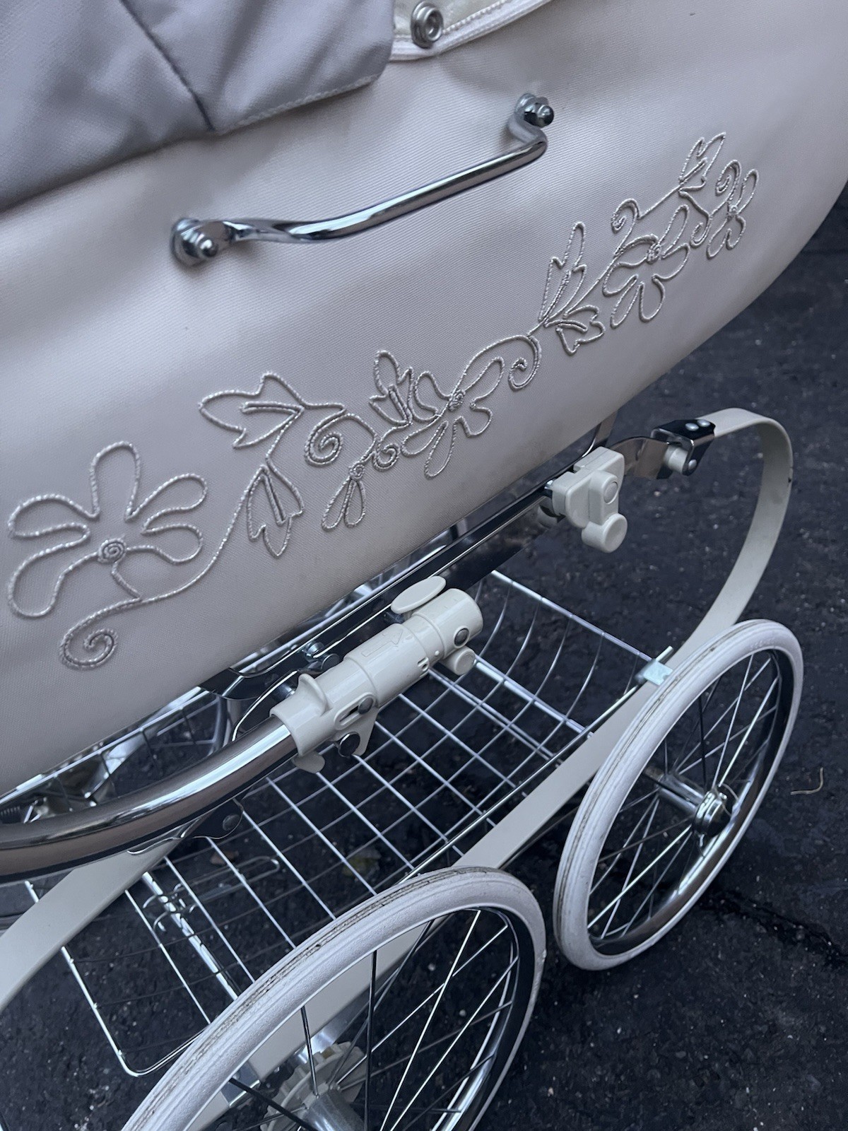 Inglesina Classics Pram Baby Stroller with Basket and Storage Basket In White