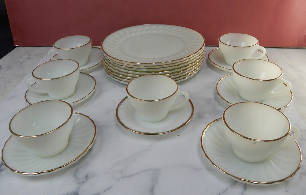 23 Piece Anchor Hocking Golden Shell Dinnerware