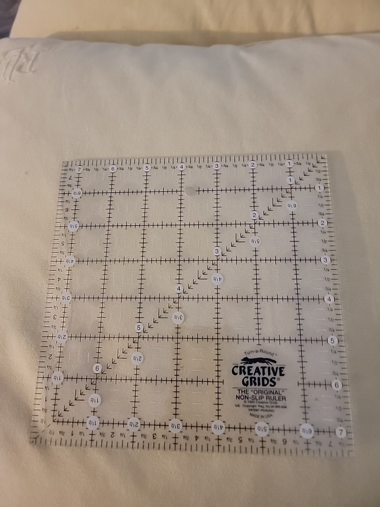Creative Grids Itty-Bitty Eights Square Quilt Ruler 6in x 6in