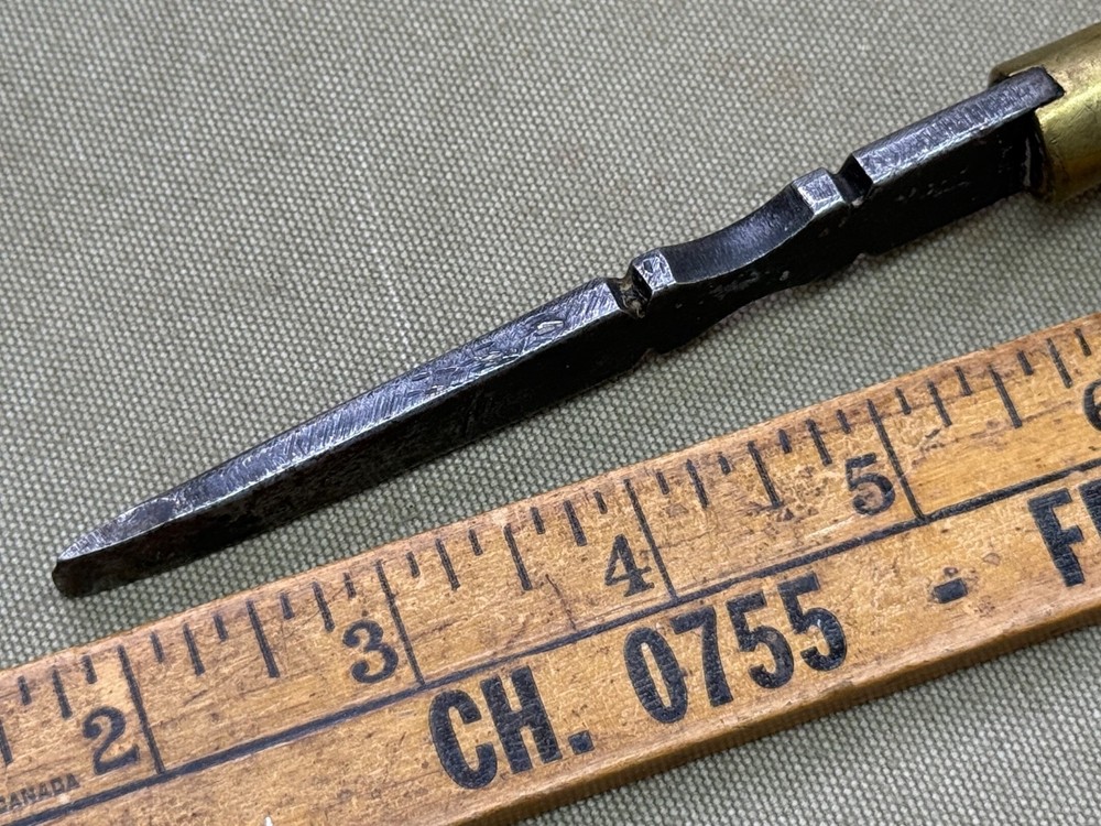 NICE BOXWOOD SCREWDRIVER. 6406