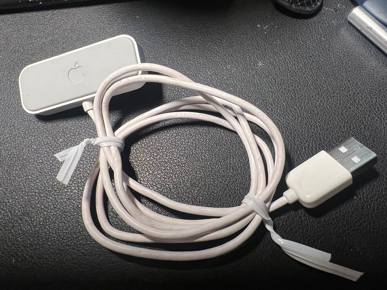 Apple iPod Shuffle 2nd Generation Genuine USB Dock Cradle FREE SHIPPING