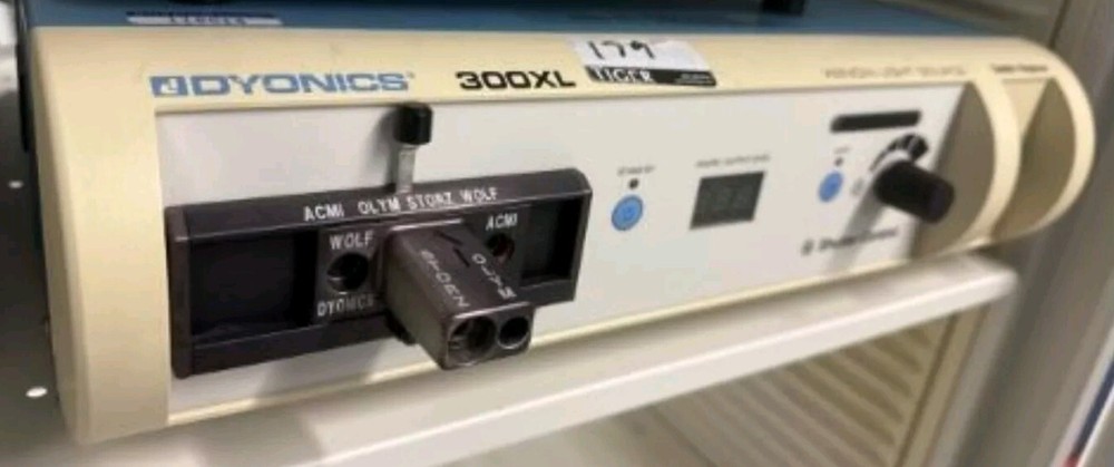 Smith & Nephew Dyonics 300 XL Xenon Light Source