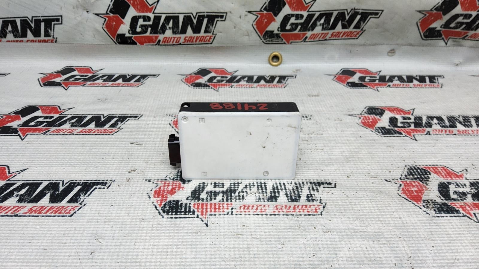 18 19 MERCEDES GLC300 REAR BLIND SPOT RADAR MODULE OEM A0009052504