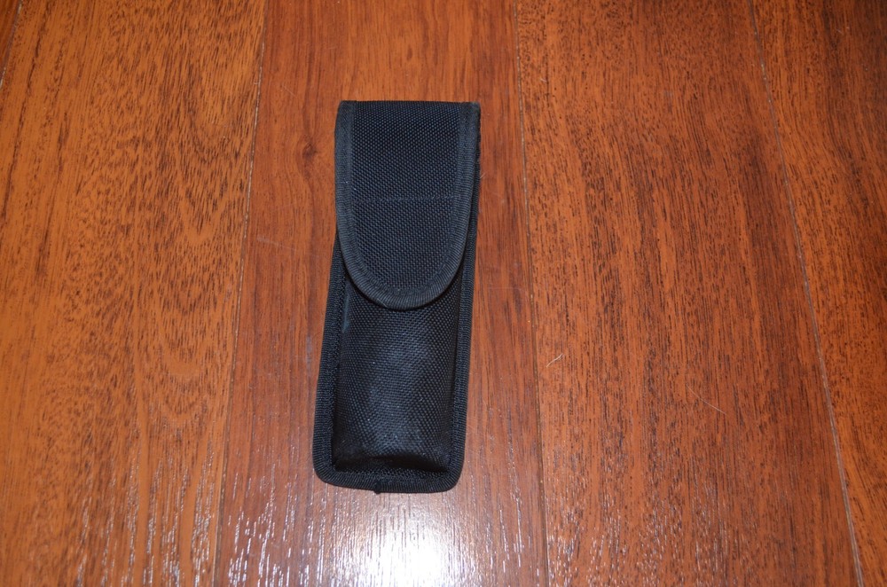 Galls Molded Nylon Light Holder