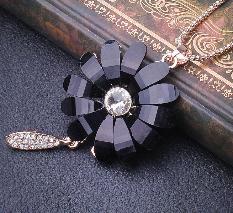 130*130cm stroll on the streets of Paris, 100% silk scarves +1 gift necklace #89