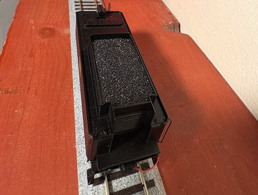 HO Bachmann Spectrum Tender, coal load
