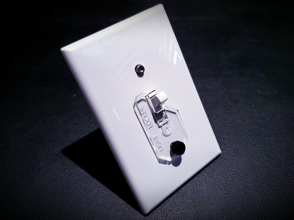 3 PACK TOGGLE LIGHT SWITCH GUARD / LOCK LOCKER FOR SWITCH - CHILD SAFETY +