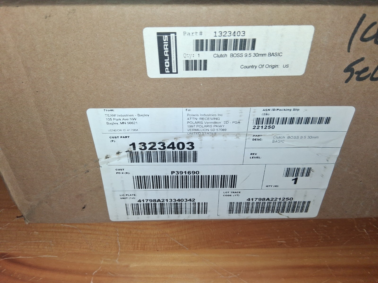 NEW OEM Polaris Boss 9.5 30MM Basic Driven Secondary Clutch 1323403