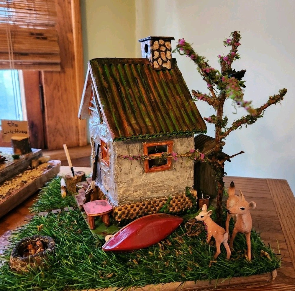 Diorama: Rustic Hunter's Cabin Display