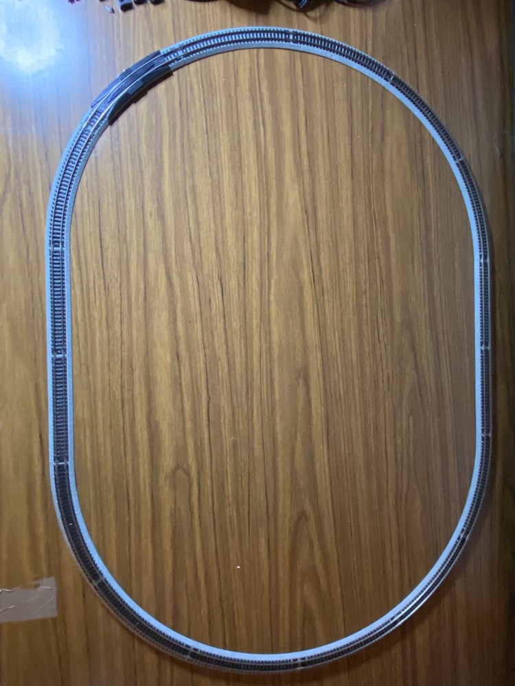 Bachmann N Scale EZ-Track complete oval. New.