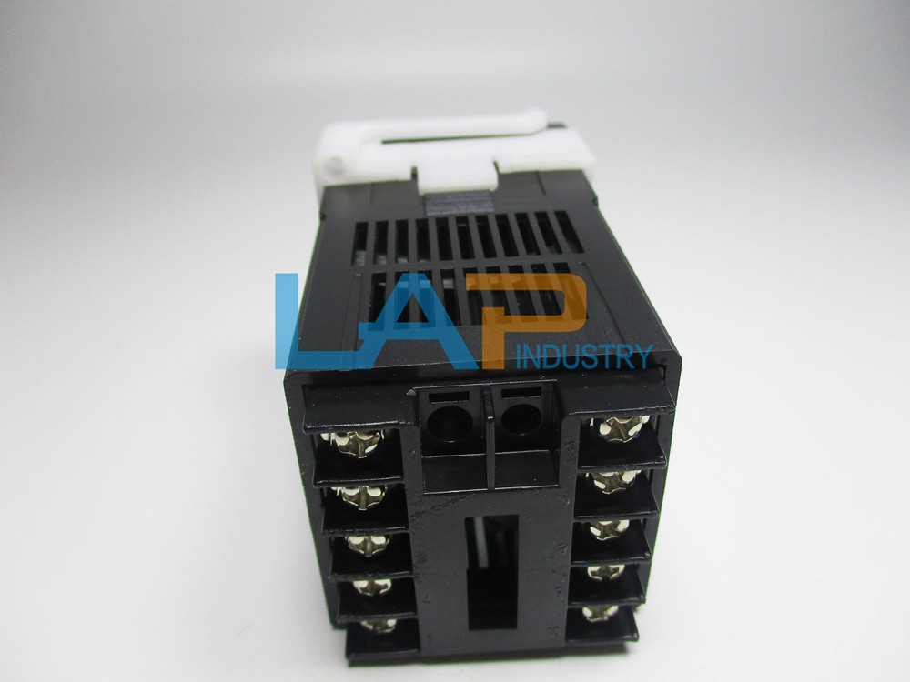 1Pcs New Temperature Controller E5CN-Q2MT-500 AC100-240