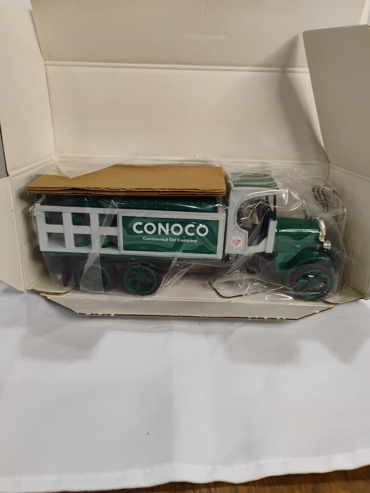 1925 KENWORTH TRUCK CONOCO BANK LIMITED EDITION #7 ERTL NIB!