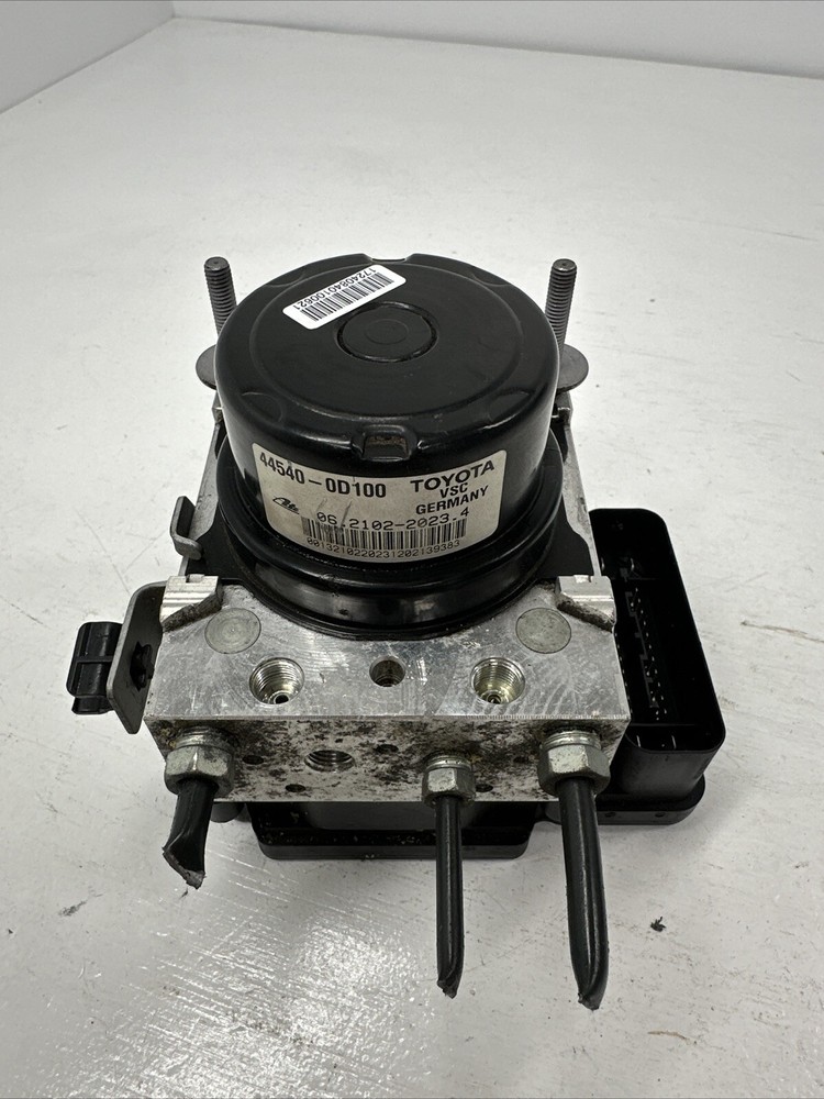 #  TOYOTA YARIS 2012 ABS PUMP AND CONTROL MODULE 895410D170