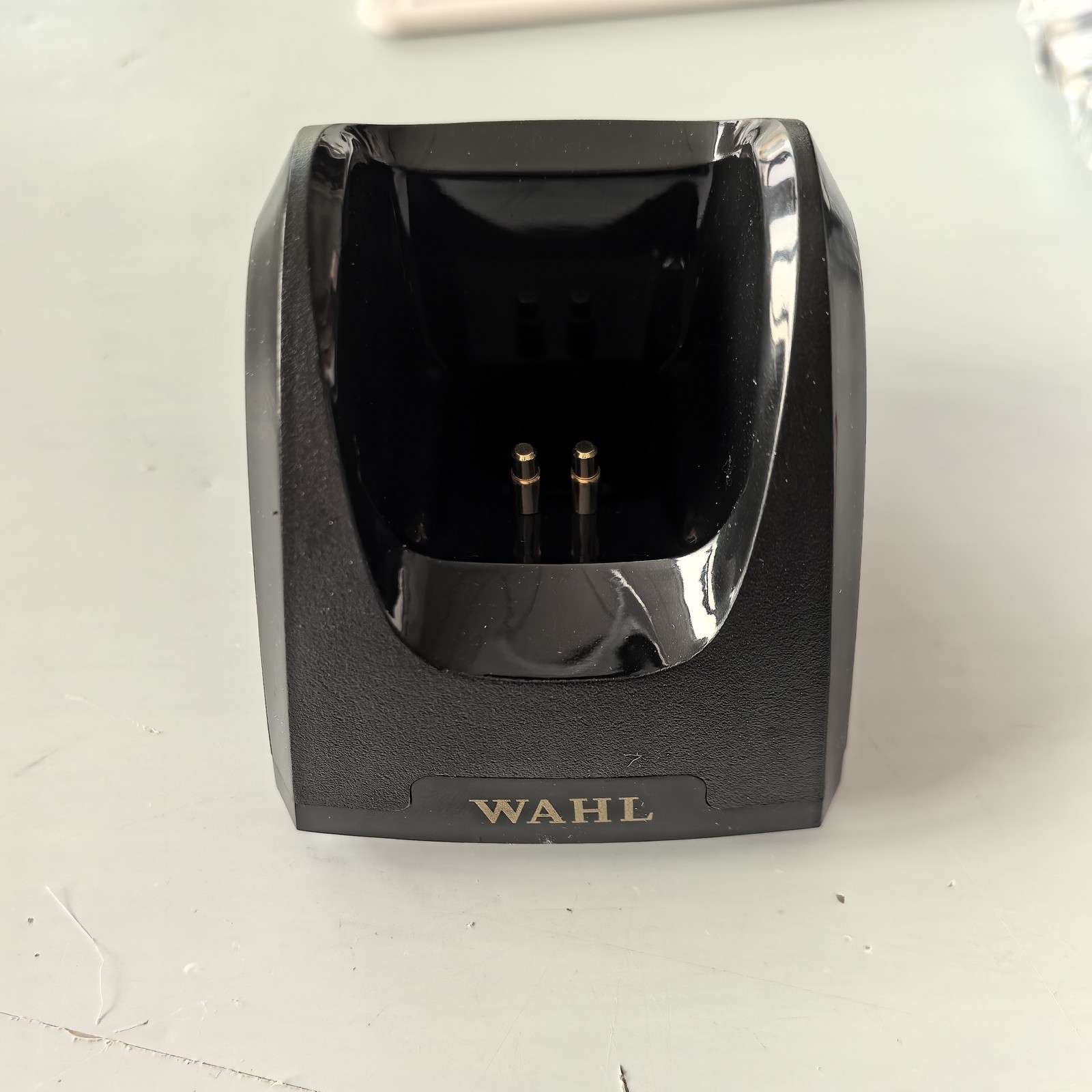 Wahl Professional 5-Star Cordless Gold Magic Clip Hair Clipper 8148-700 w/ Stand