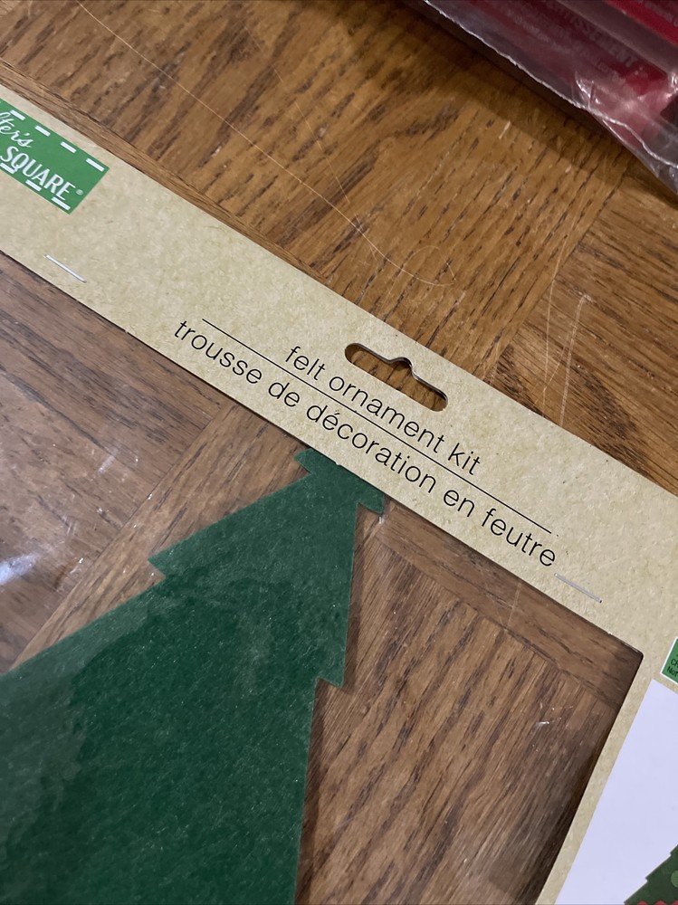 Crafters Square Large Felt Ornament Kit Tree